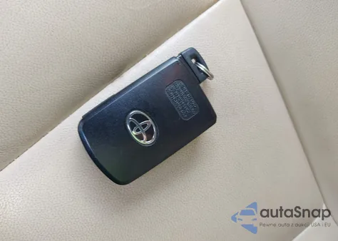 2018 Toyota Highlander Xle from USA, damaged, VIN 5TDKZRFH4JS546122